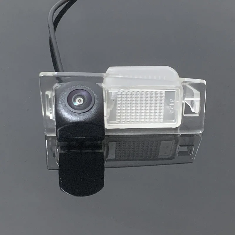 Cámara de Visión Trasera para Fiat 500 (2007-2015) - Integrada en Luz de Matrícula - Imagen 2